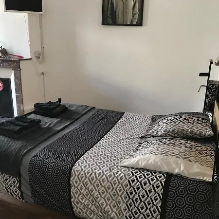 Chez Franck Et Sandra , Plein Centre Ville, 1 Er Etage לינה וארוחת בוקר סנט-מנו