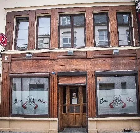 Chez Franck Et Sandra , Plein Centre Ville, 1 Er Etage *